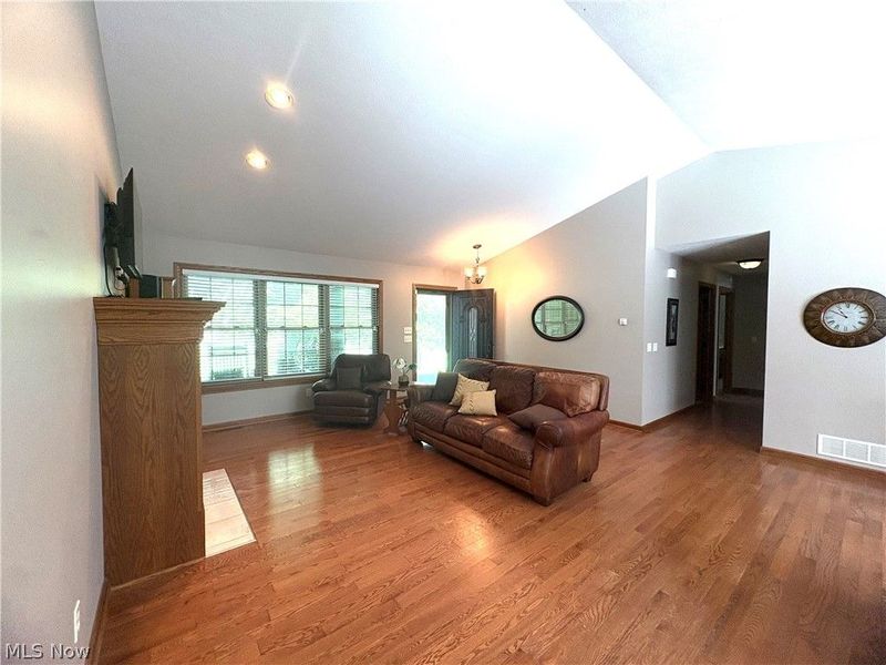 104 Kell Lane, Saint Clairsville, OH 43950 Photo 9