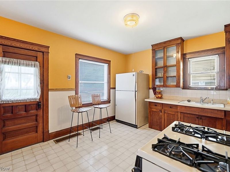 4474 Turney Road, Cleveland, OH 44105 Photo 9