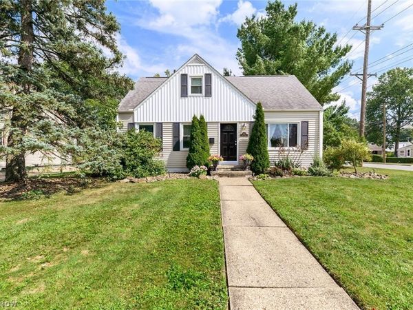 2911 9th Street , Cuyahoga Falls, OH 44221