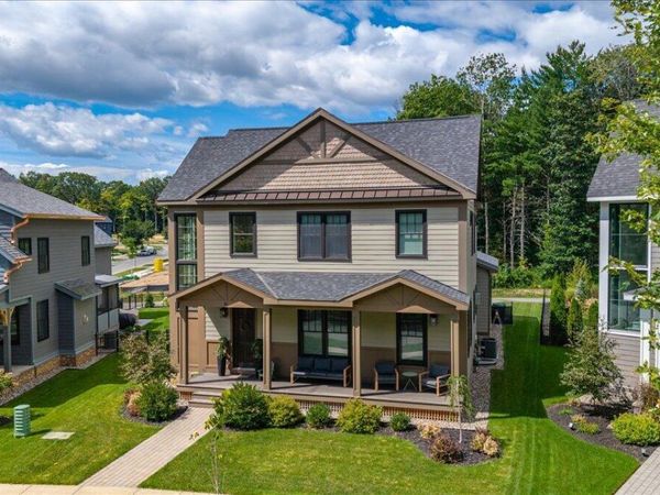 31 Oak Ridge Boulevard, Saratoga Springs, NY 12866