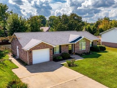 1113 Tara Way, Lawrenceburg, KY 40342