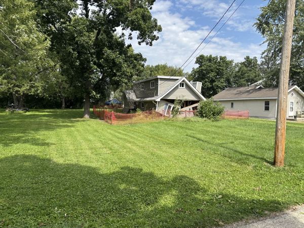 26426 W Grapevine Avenue , Antioch, IL 60002