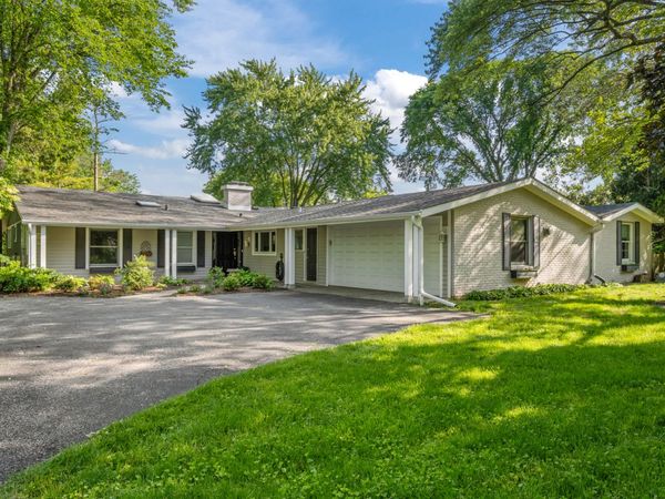 1161 Winwood Drive , Lake Forest, IL 60045