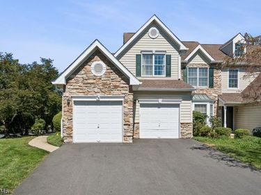 66 Patriot Hill Dr, Bernards, NJ 07920