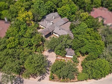 301 Crestwood Drive, Fort Worth, TX 76107