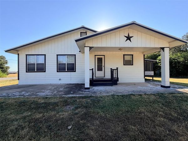 1410 Marie Street, Comanche, TX 76442