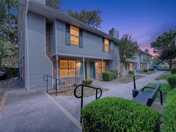 929 W Hickory Street , Unit 18, Denton, TX 76201