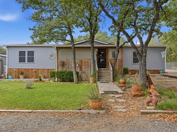 3717 Woodview Drive , Joshua, TX 76058
