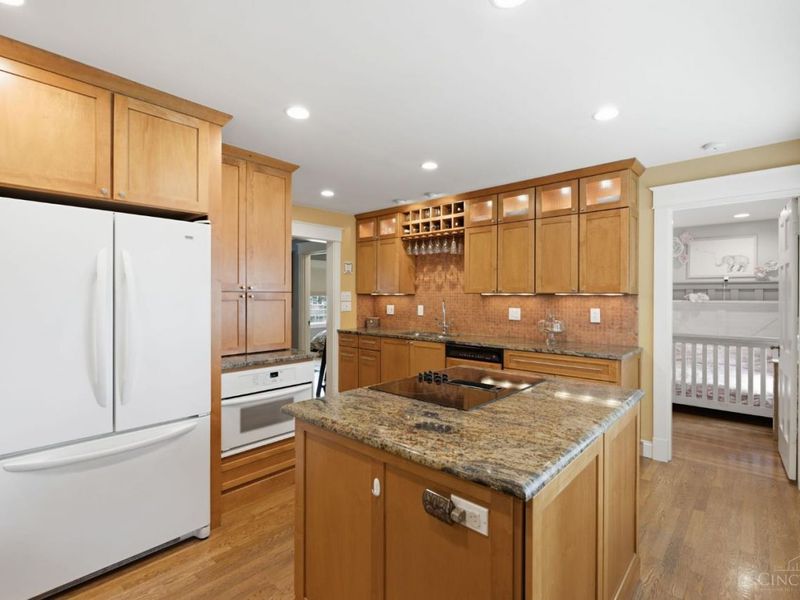 3307 Maplecrest Place, Cincinnati, OH 45209 Photo 8