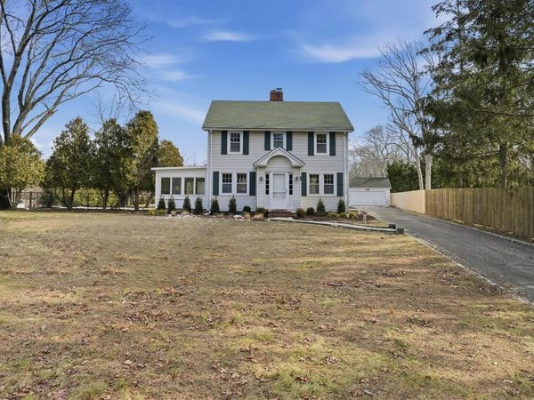 12 Summit Boulevard , Westhampton, NY 11977