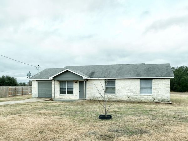 640 Fallen Oak DR , Bertram, TX 78605