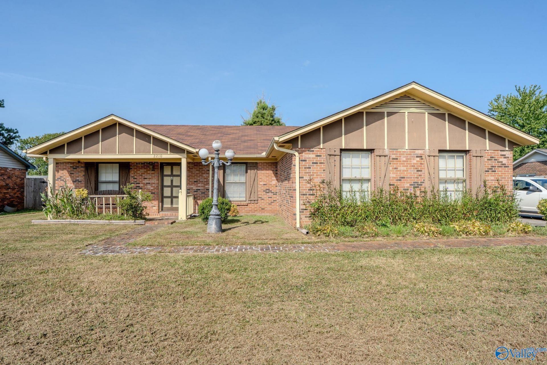 2210 Westmeade Drive Sw, Decatur, AL 35603 Main Photo