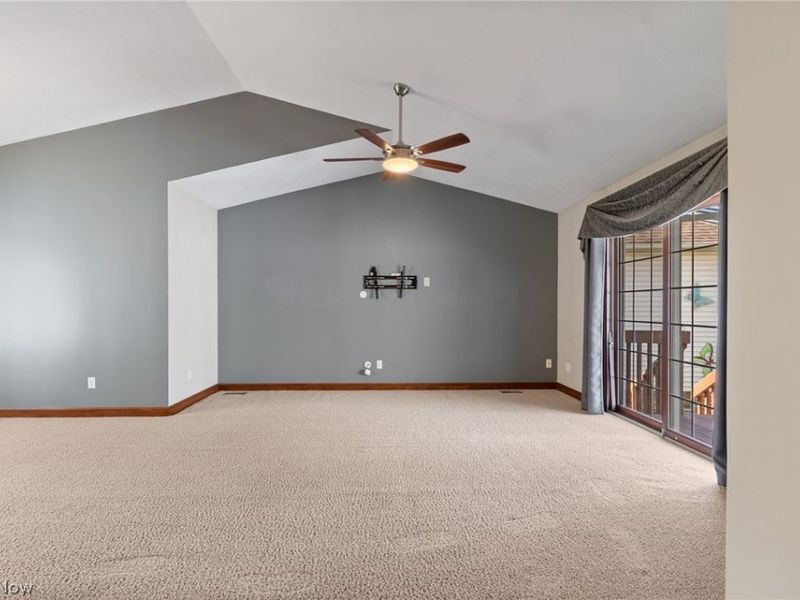 860 Arroyo Drive, Barberton, OH 44203 Photo 14
