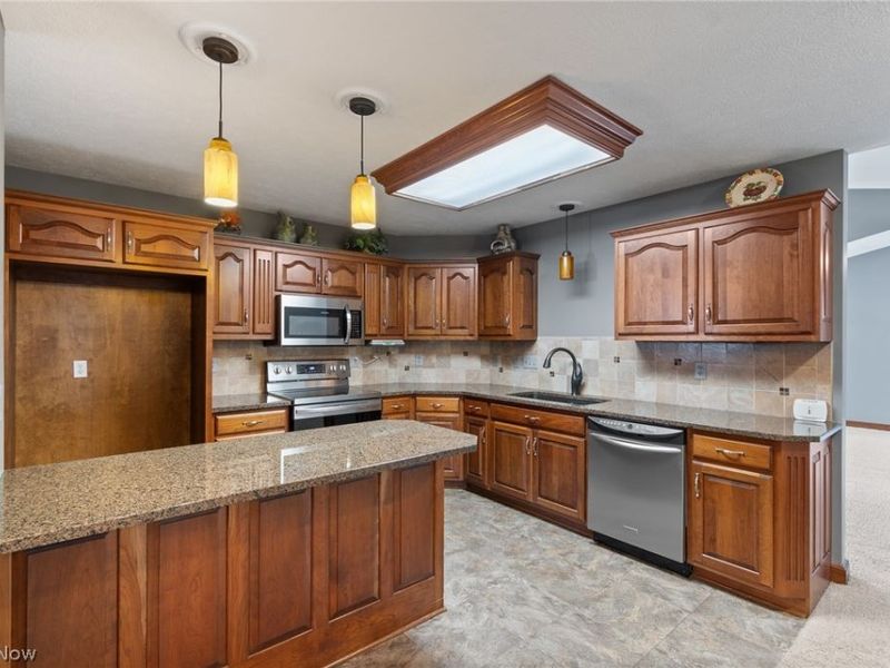 860 Arroyo Drive, Barberton, OH 44203 Photo 20