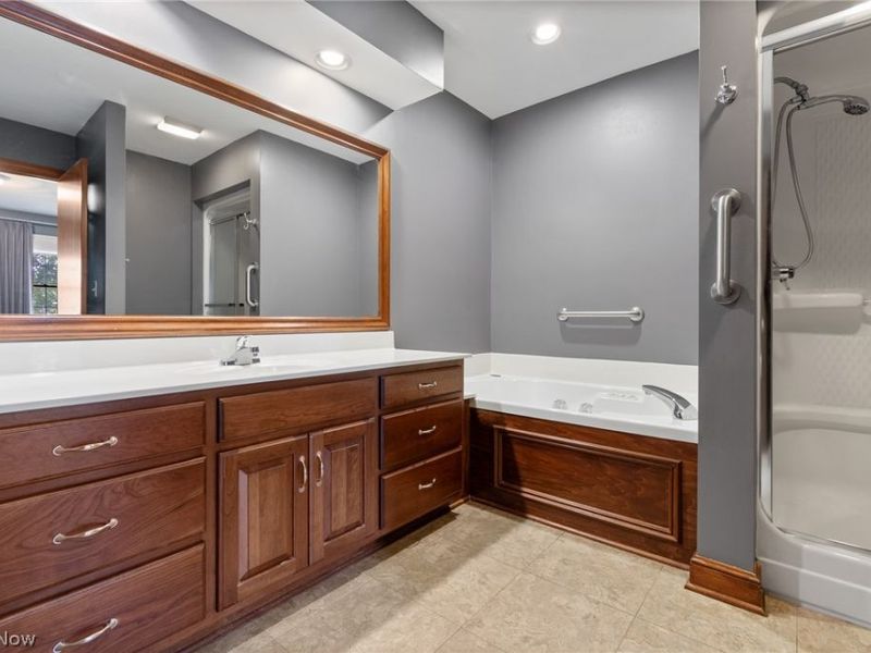 860 Arroyo Drive, Barberton, OH 44203 Photo 32