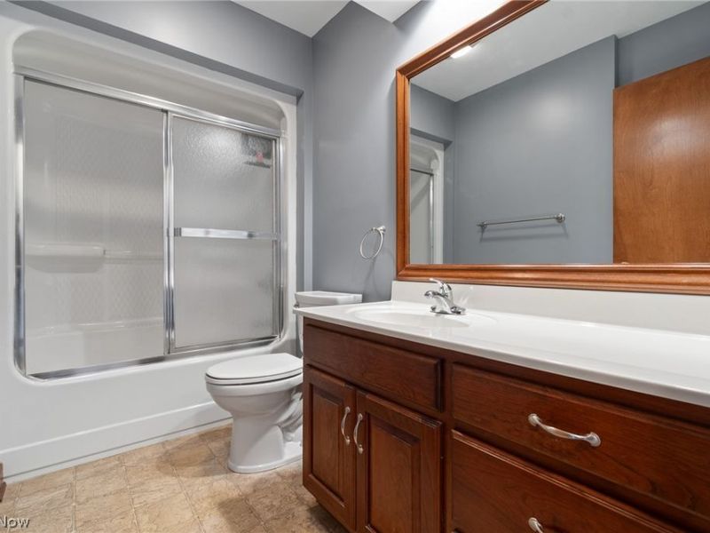 860 Arroyo Drive, Barberton, OH 44203 Photo 37