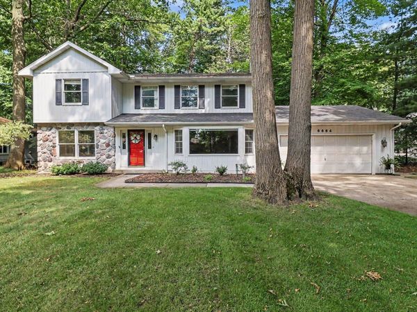 6664 W Timber Lane, Ludington, MI 49431