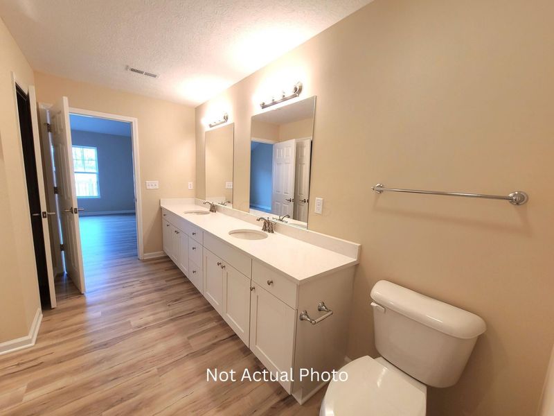 704 Olde Creek Drive, Newark, OH 43055 Photo 12