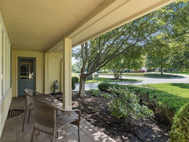 2088 Lytham Road, Columbus, OH 43220 Photo 4