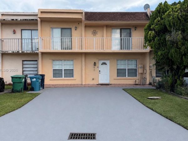 11249 SW 33rd Cir Pl, Miami, FL 33165