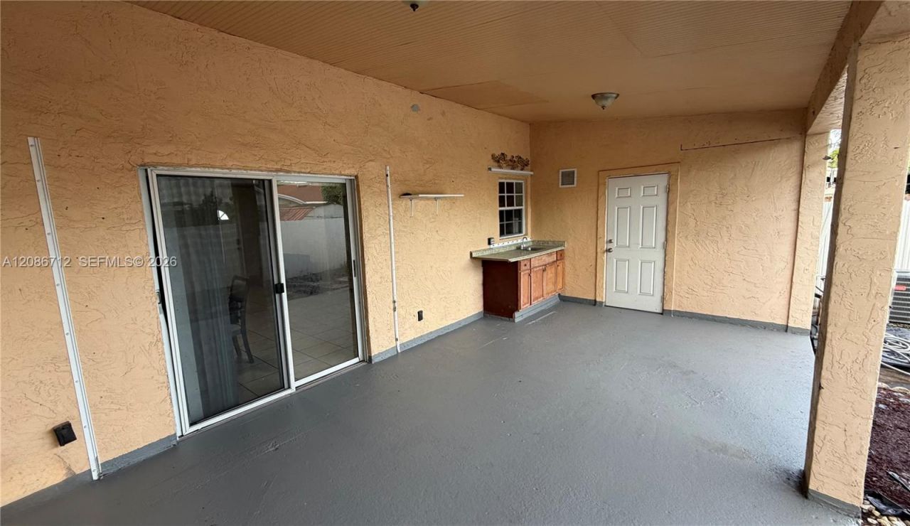 11249 SW 33rd Cir Pl, Miami, FL 33165 Photo