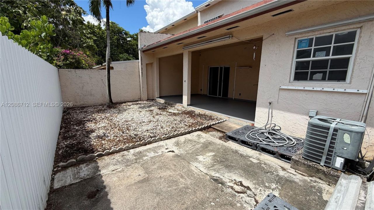 11249 SW 33rd Cir Pl, Miami, FL 33165 Photo
