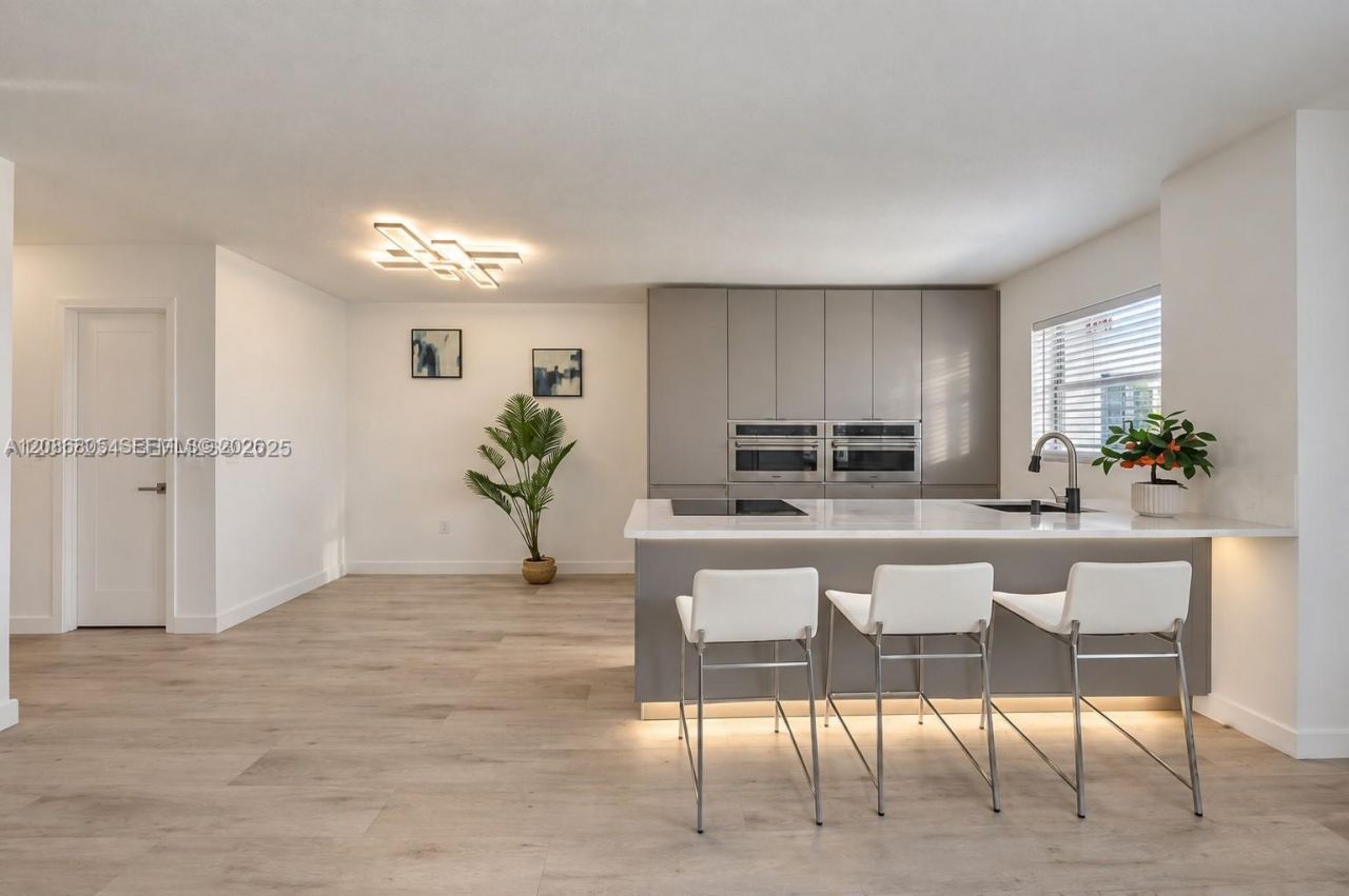 1720 Jefferson St, Unit 511, Hollywood, FL 33020 Photo