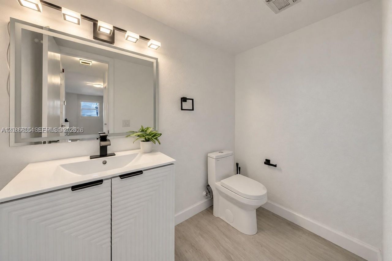 1720 Jefferson St, Unit 511, Hollywood, FL 33020 Photo