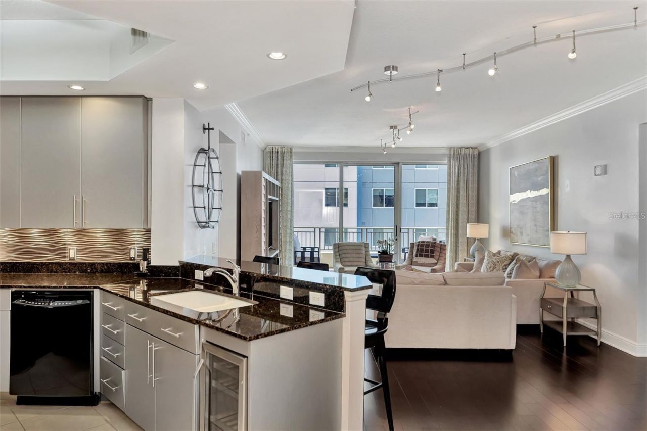 100 Central Avenue, Unit H716, Sarasota, FL 34236 Photo