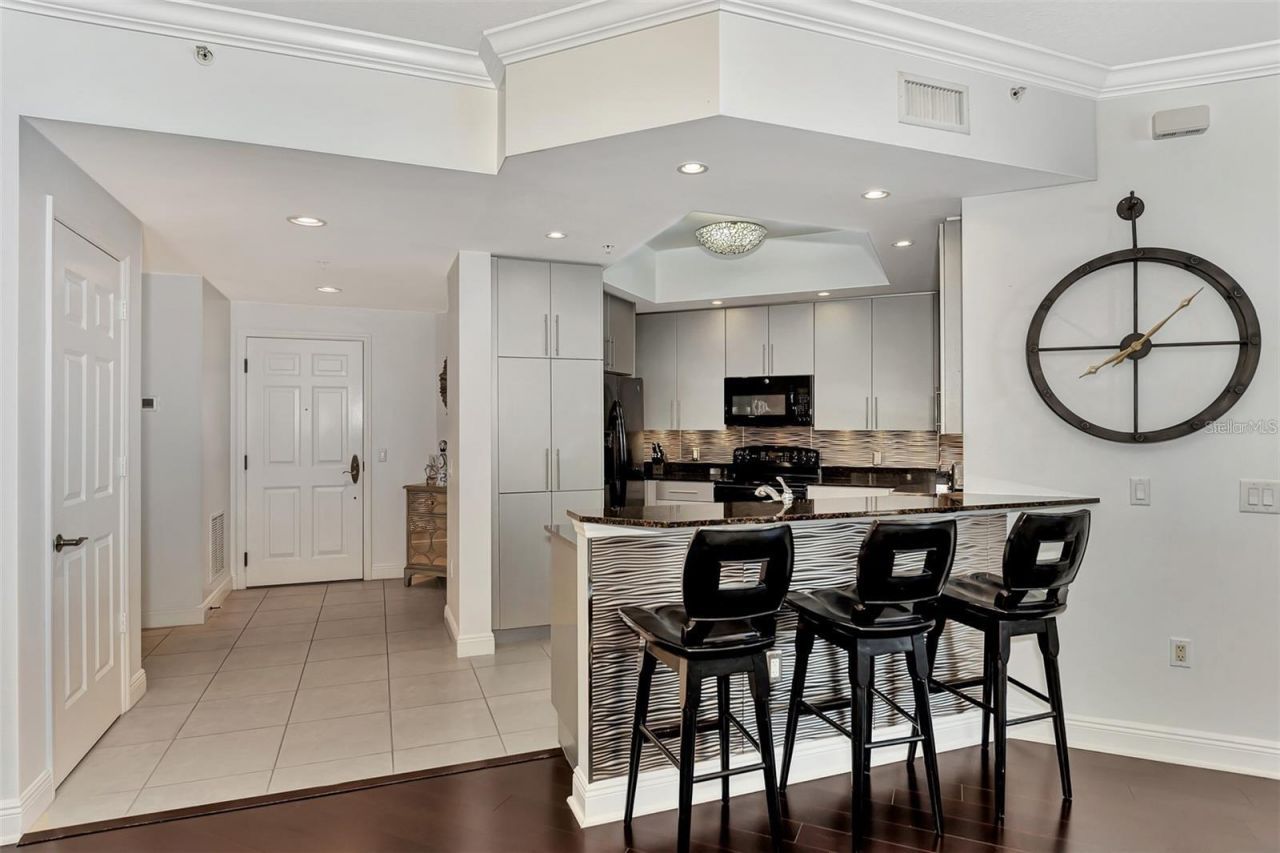100 Central Avenue, Unit H716, Sarasota, FL 34236 Photo