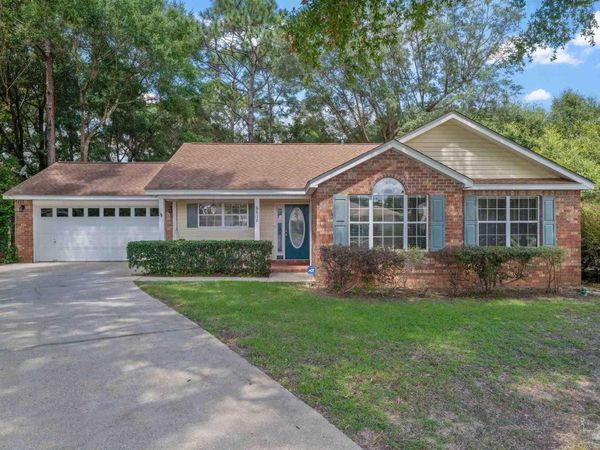 6610 Woodbrook Ct, Milton, FL 32583