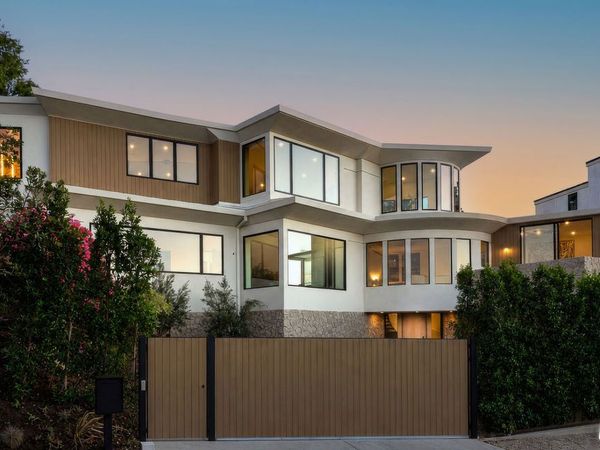 3858 Buena Park Drive, Studio City, CA 91604