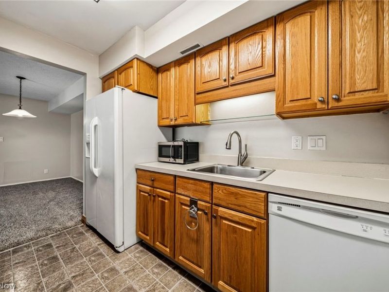 8126 Independence Drive, Unit A, Mentor, OH 44060 Photo 12
