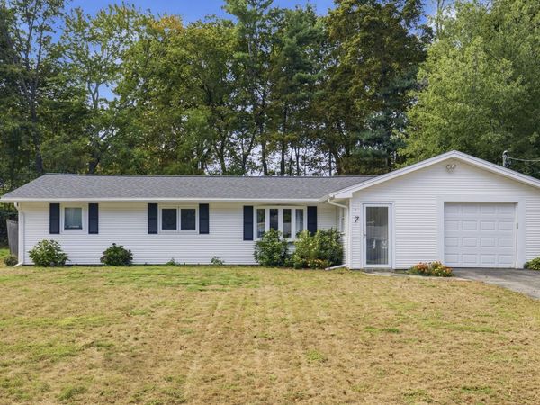 7 Philip Road, Framingham, MA 01701