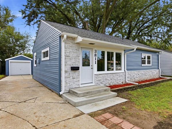 3811 Mount Vernon Road SE, Cedar Rapids, IA 52403