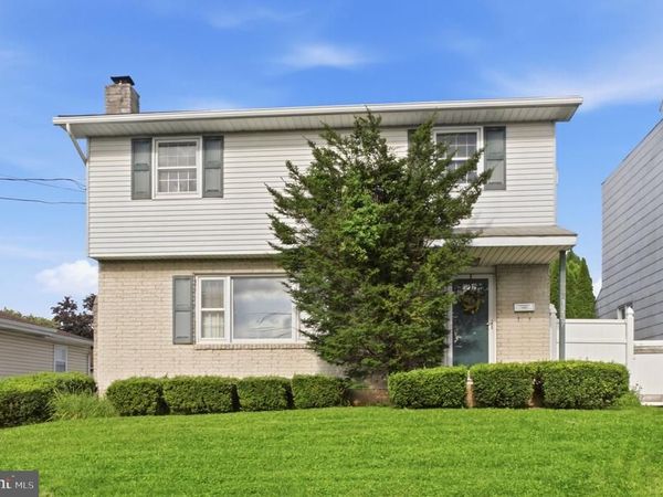 3227 N HOBSON STREET, WHITEHALL, PA 18052