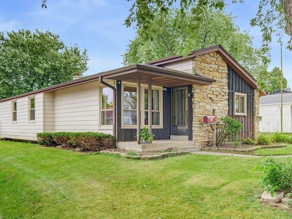 5856 S New York AVENUE, Cudahy, WI 53110