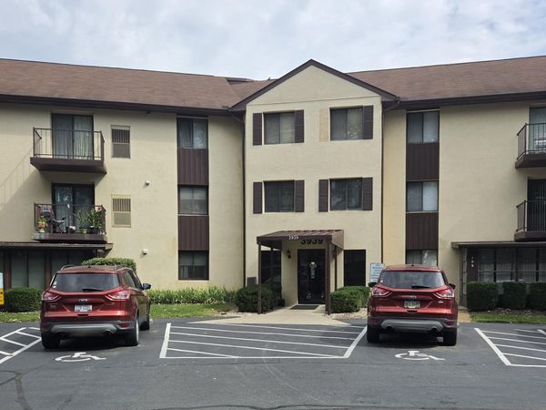 3939 Karl Road , Unit 200, Columbus, OH 43224