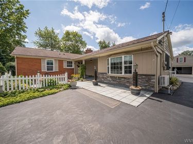 514 New Road , East Amherst, NY 14051