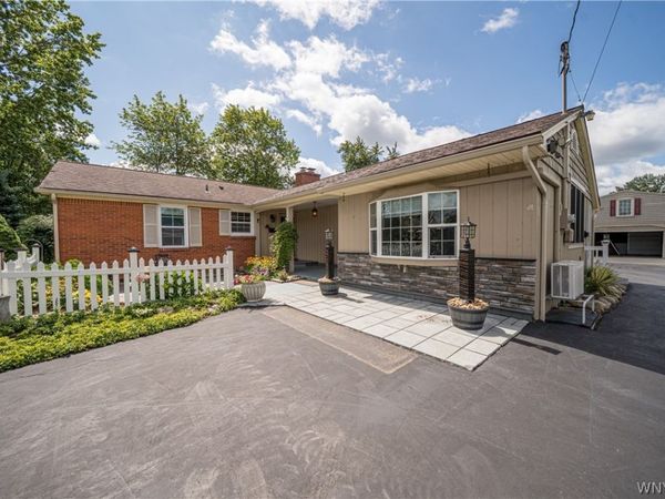 514 New Road , East Amherst, NY 14051