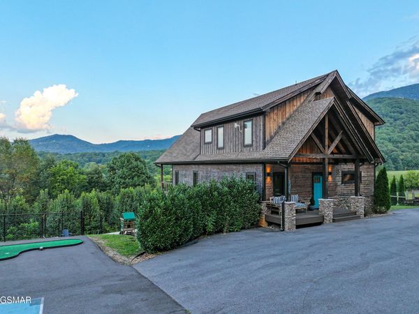 3379 Robeson Road , Sevierville, TN 37862