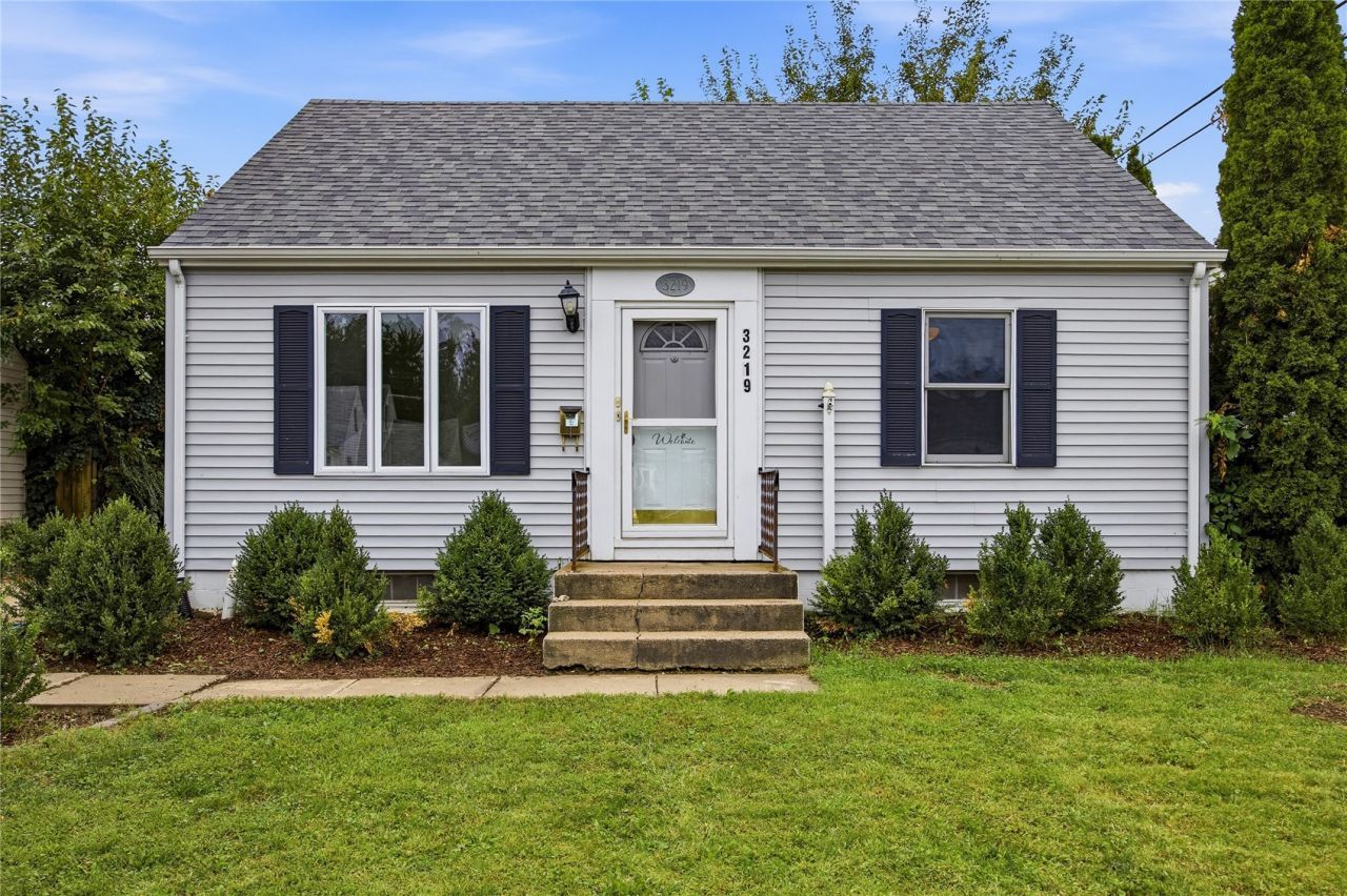 3219 Dalewood Avenue Se, Cedar Rapids, IA 52403 Main Photo
