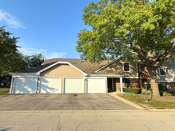 97 BURR OAK Lane , Unit A2, Schaumburg, IL 60193