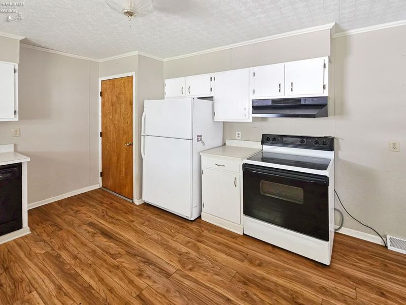 126 Belle Avenue, Bellevue, OH 44811 Photo 17