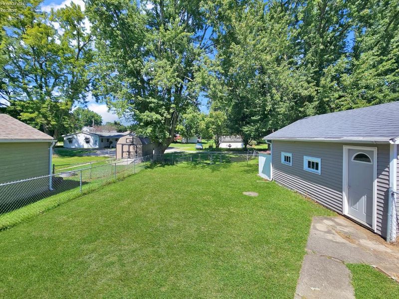 126 Belle Avenue, Bellevue, OH 44811 Photo 4