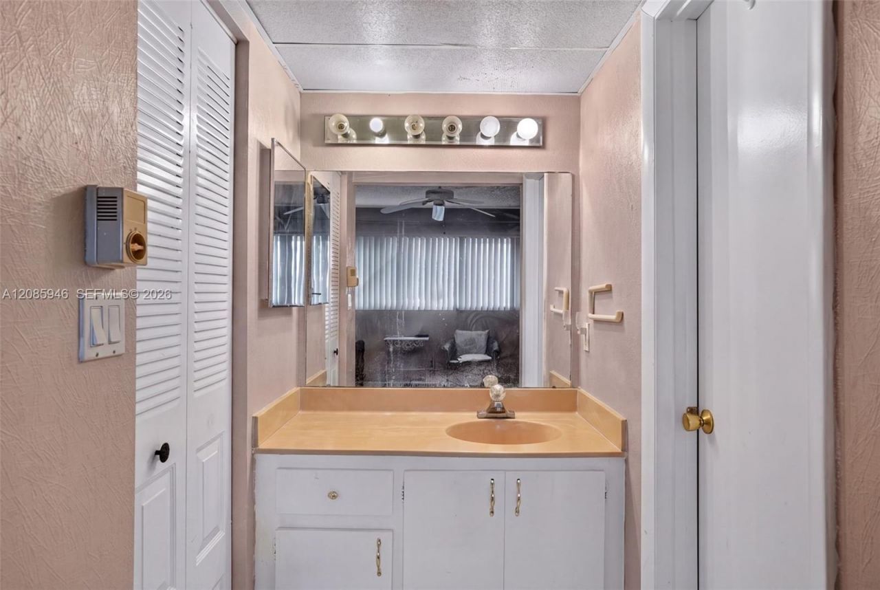 7807 Golf Cir Dr, Unit 104, Margate, FL 33063 Photo