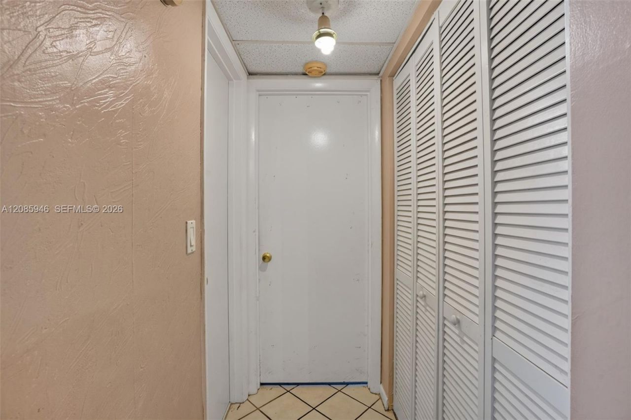 7807 Golf Cir Dr, Unit 104, Margate, FL 33063 Photo
