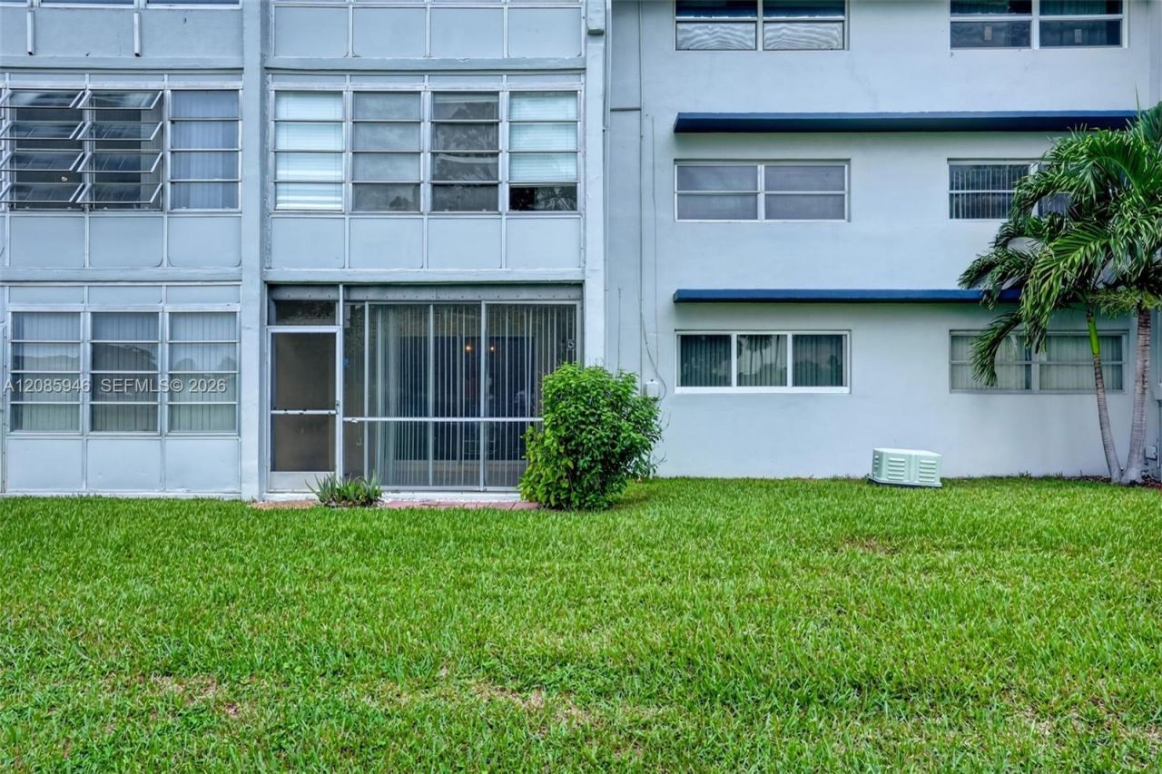 7807 Golf Cir Dr, Unit 104, Margate, FL 33063 Photo