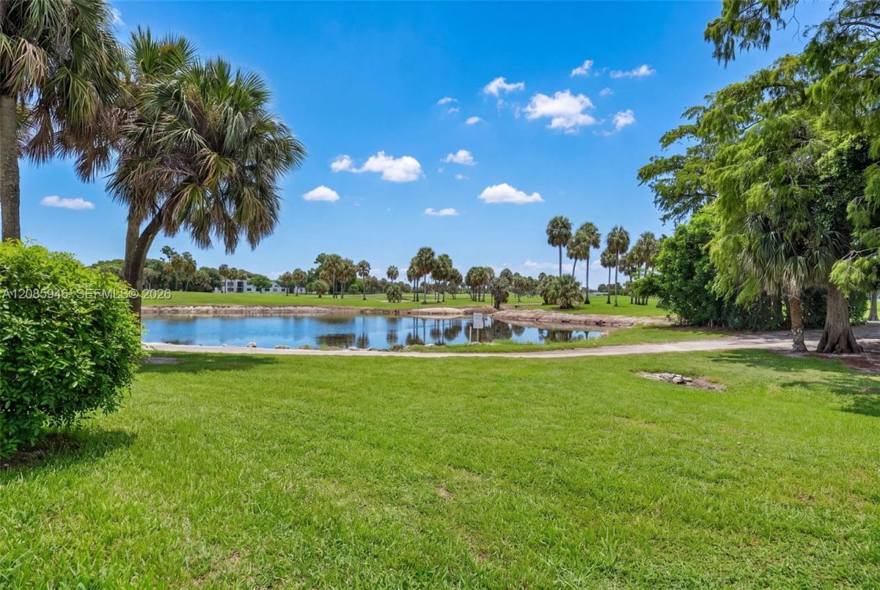 7807 Golf Cir Dr, Unit 104, Margate, FL 33063 Photo