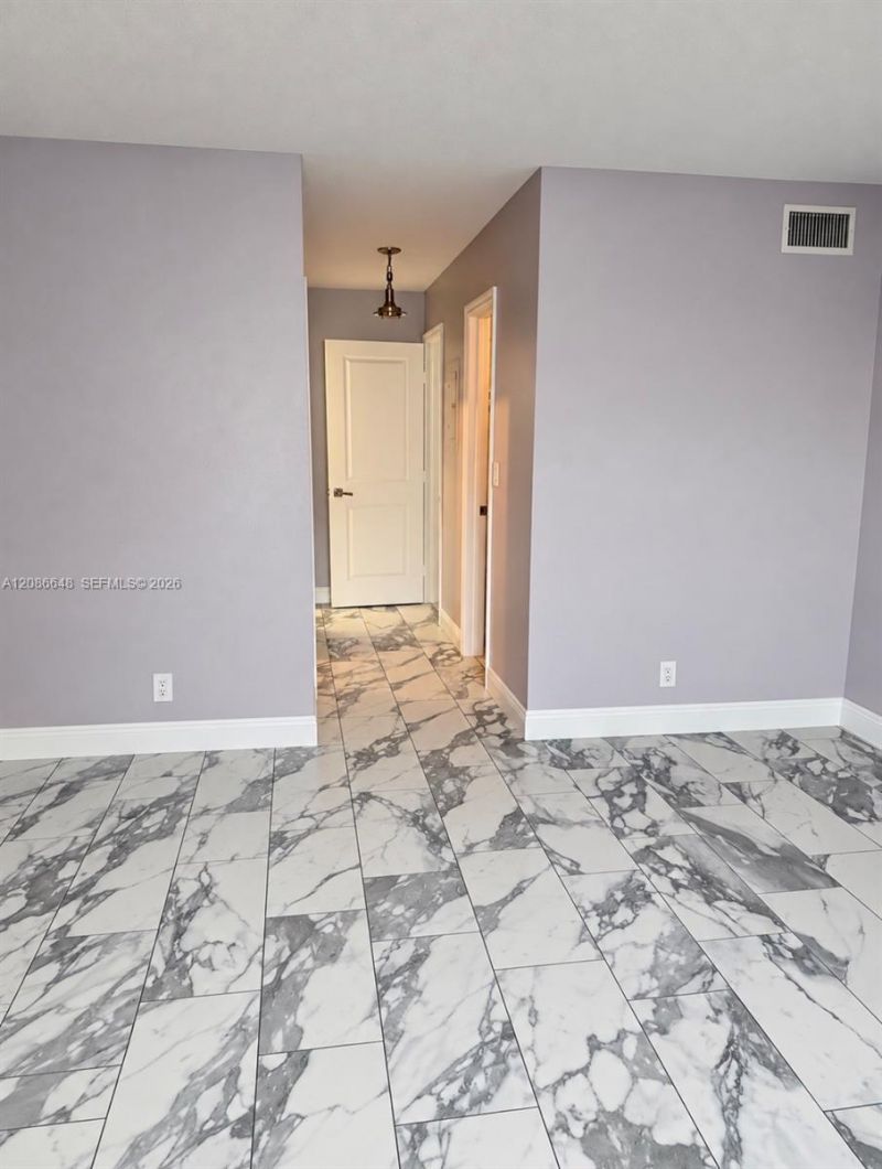 320 NE 12th Ave, Unit 506, Hallandale Beach, FL 33009 Photo
